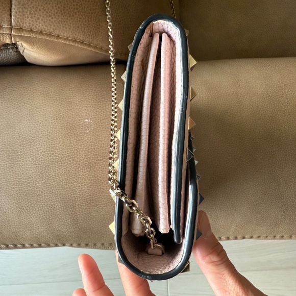 Valentino Garavani Wallet On Chain (Blush) - Picture 14 of 16